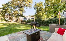Fire Pit ~ Game Room ~ Near Nyc ~ Modern Luxury